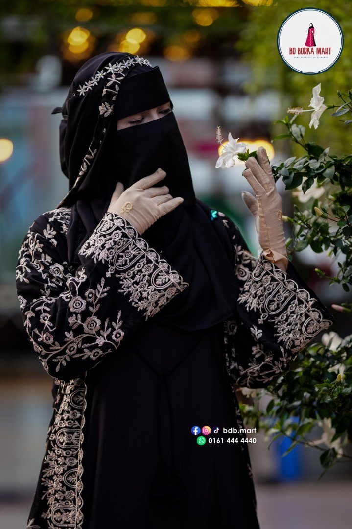বেনারশি এম্ব্রোয়ডারি বোরকা আলাদা কোটি — ছবি ২