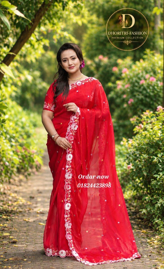 রাস্মিকা শাড়ী