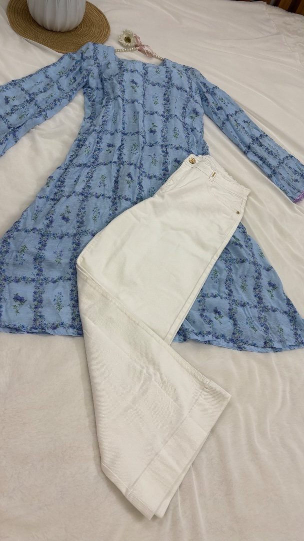 Blue Floral Tunic & Denim Pant Set — photo 4