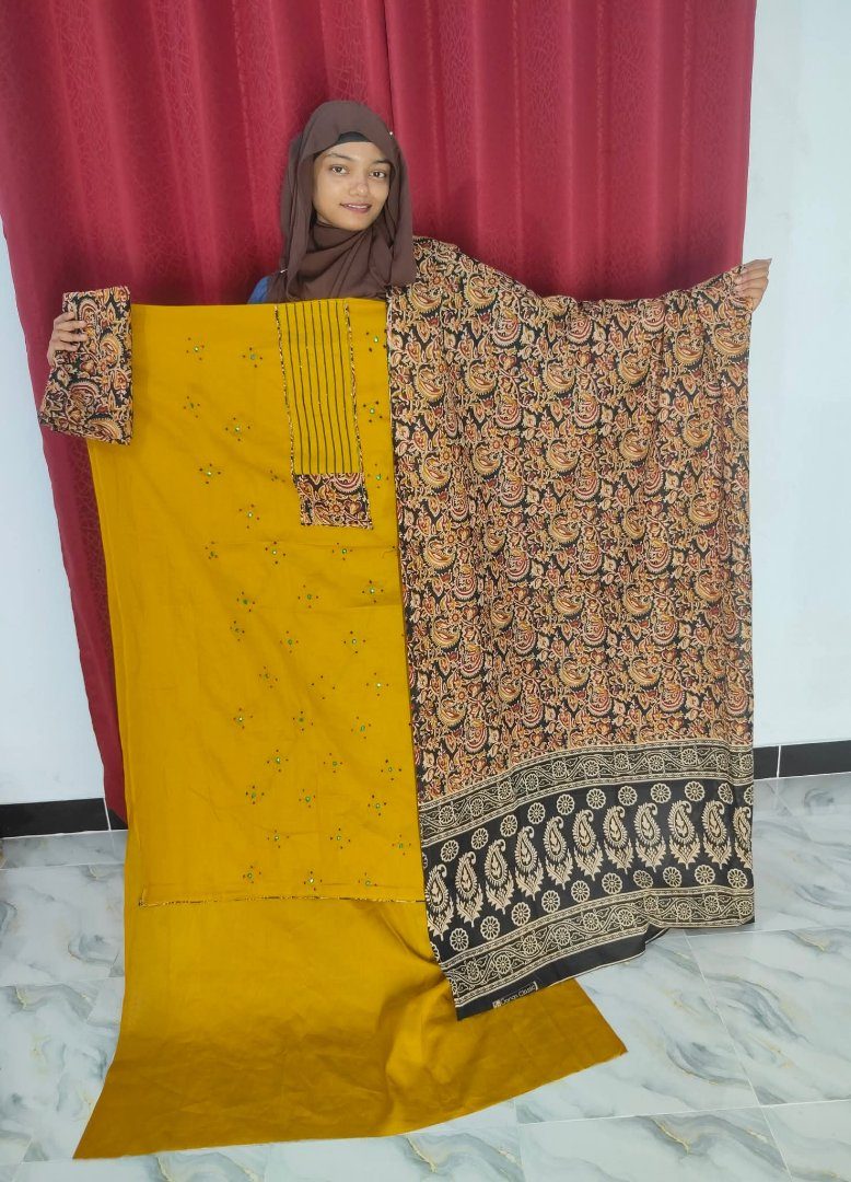 রাজস্থানী বুটিক্স।