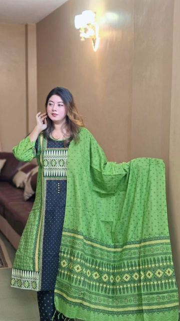 007 — Ayeah Dress Corner